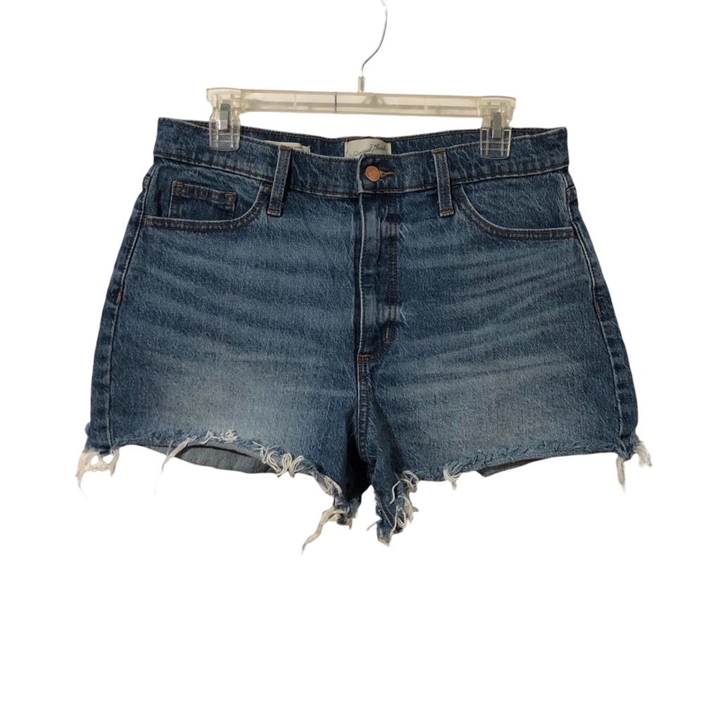 Universal Thread highest rise shortie short